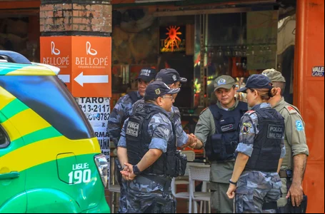 Policiais militares durante Operação