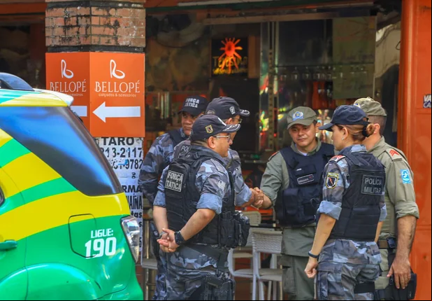 Policiais militares durante Operação