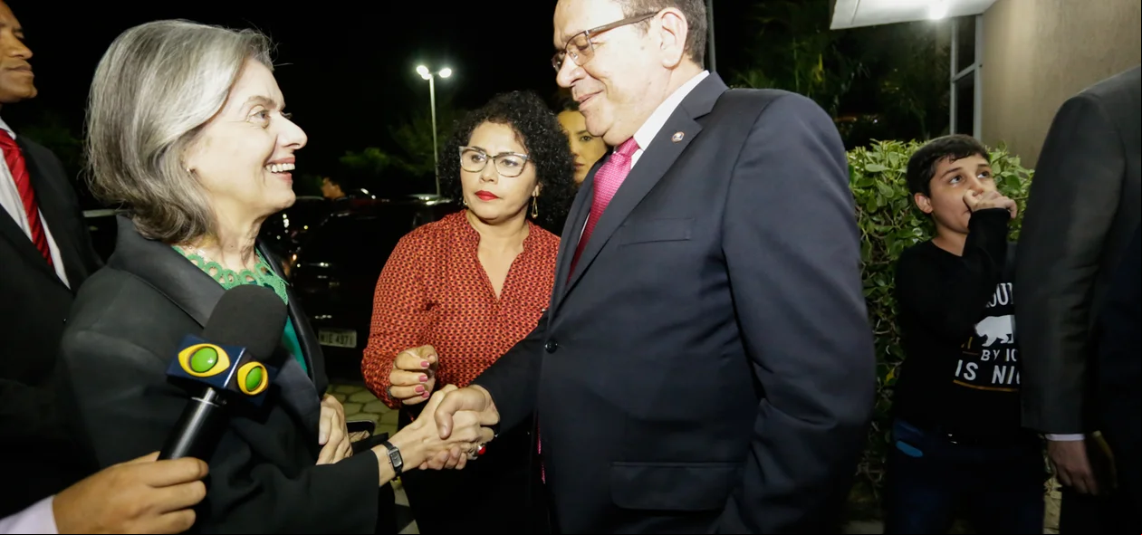 Cármen Lucia e o presidente do TJ-PI 