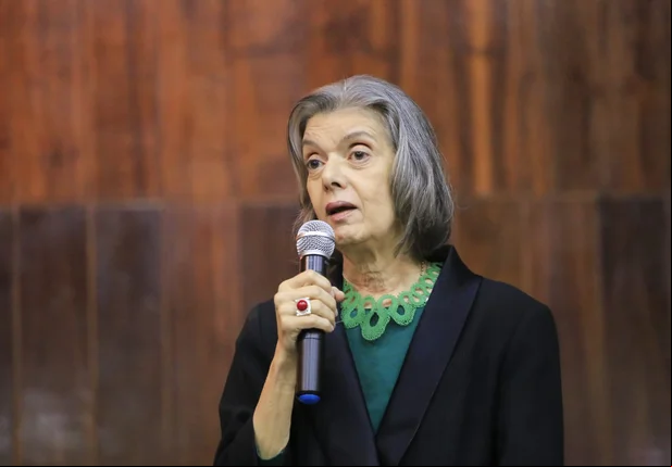 Cármen Lúcia