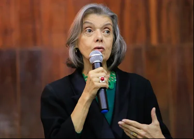 Cármen Lúcia 