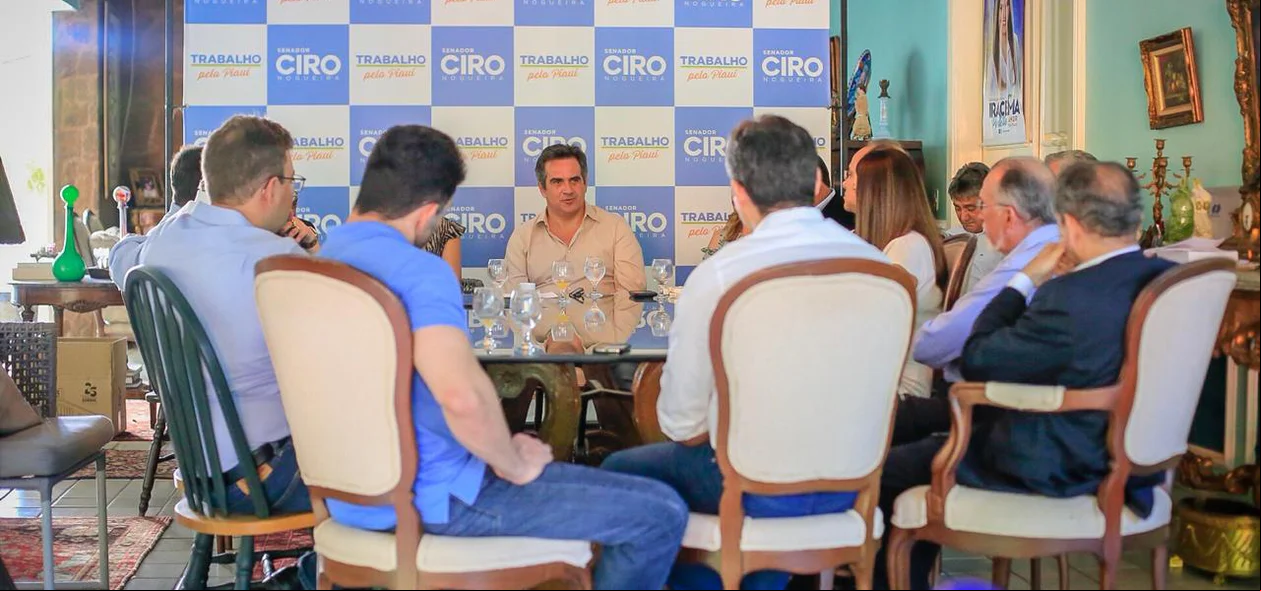 Membros do Progressistas durante reunião