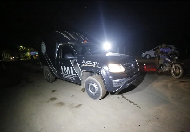 Homem morre após ser atingido por retroescavadeira em Teresina