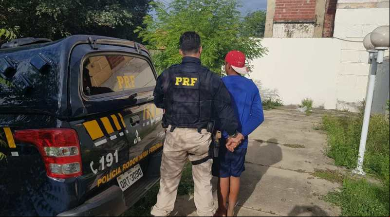 Homem é preso com moto roubada