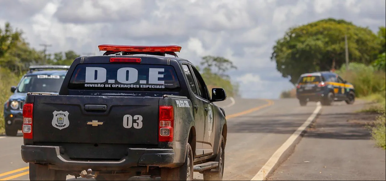 Viatura da Polícia Civil