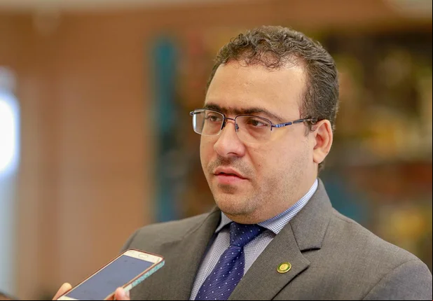 Dr. Lázaro