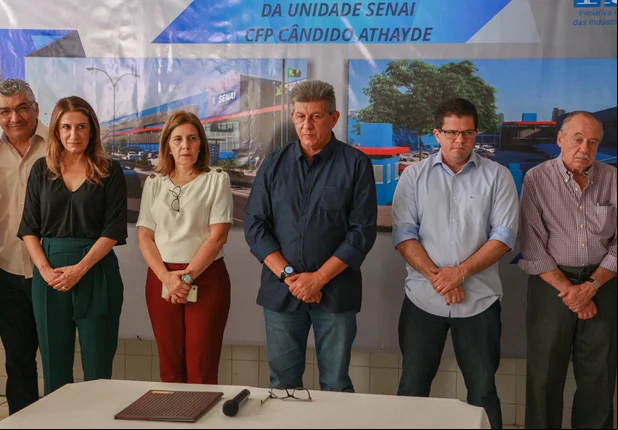  de obra de serviço do prédio do Senai e Teresina