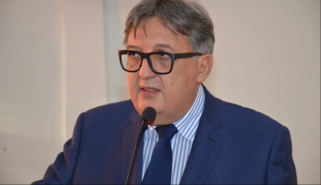 Carlos Luís (PSDB) foi o único vereador ausente