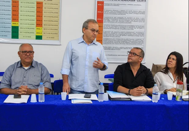 Firmino Filho participa de encontro de experiências em Teresina