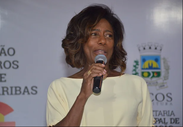 Glória Maria ministra palestra no SaliVag em Picos