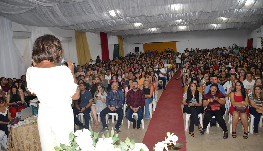 Glória Maria desperta atenção do público