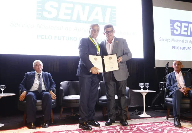 Robson Braga recebe homenagem em Teresina