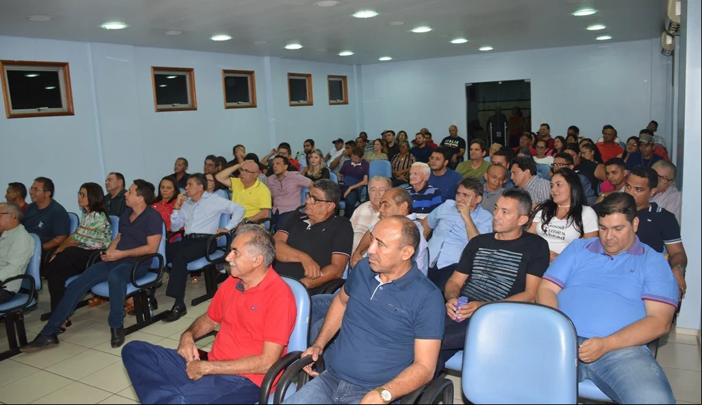 Conferência reuniu expressivo número de pessoas