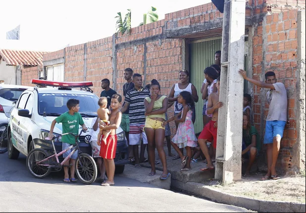 Moradores fazem manifestação no Árvores Verdes