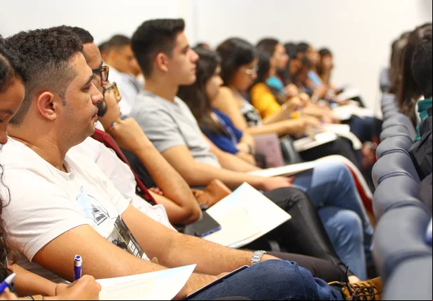 Alunos durante palestra 