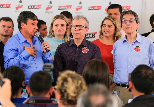 Governador Wellington Dias em evento do PTB