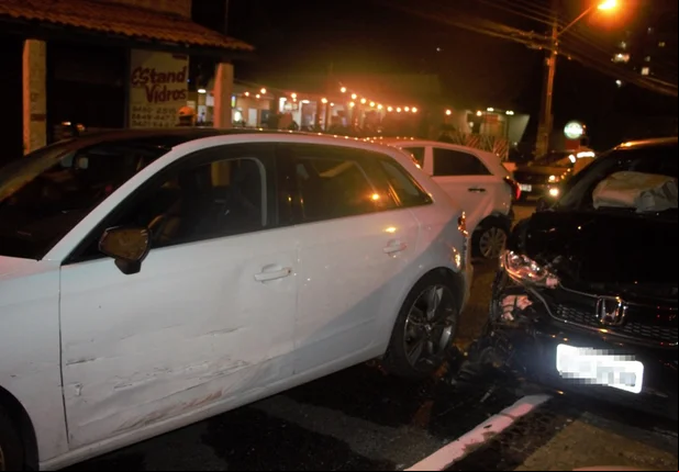 Colisão entre veículos deixa dois feridos em Teresina