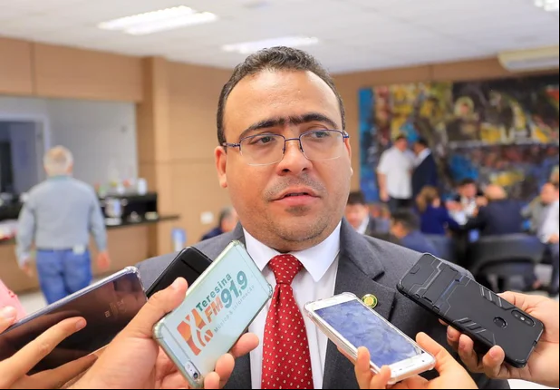 Dr. Lázaro