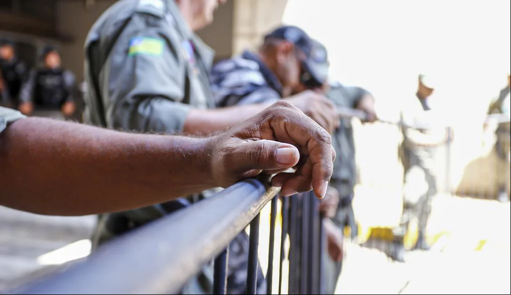 Grades na Alepi para separar manifestantes