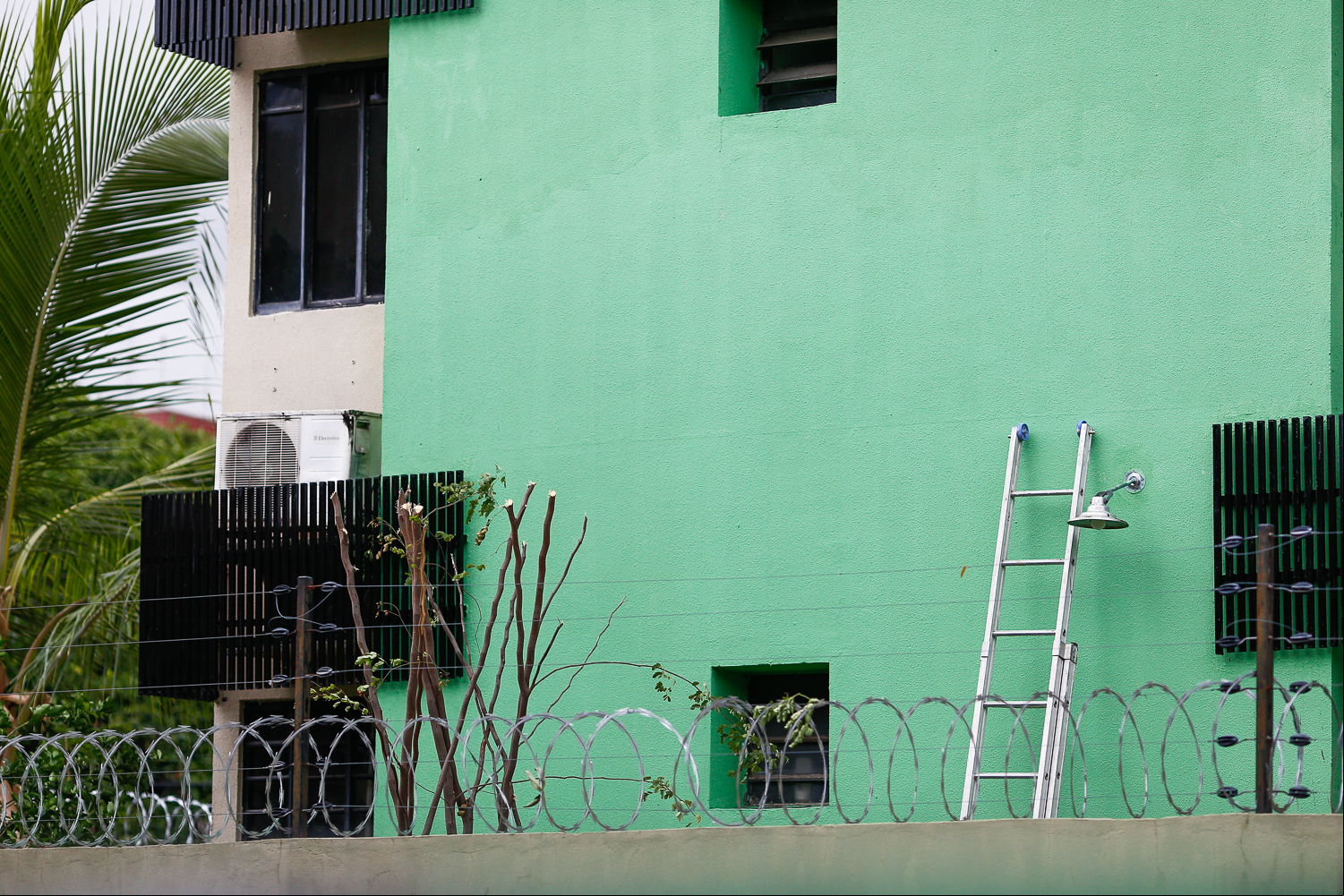 Local em que a vítima estava arrumando o aparelho 