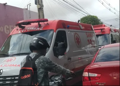 Duas ambulâncias do Samu estavam no local