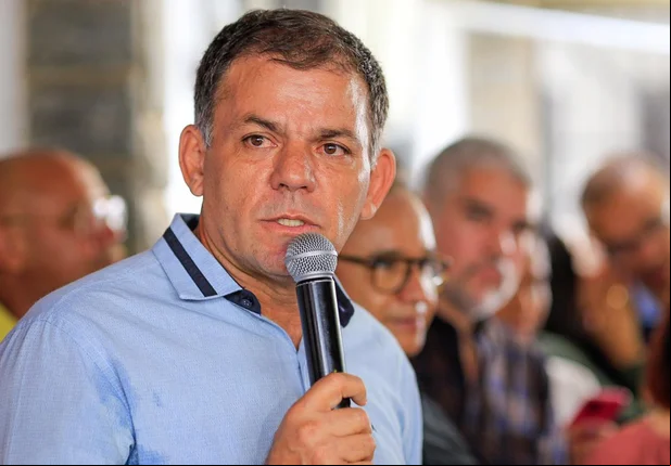 Coronel Carlos Augusto durante seu pronunciamento