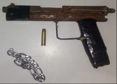 Arma apreendida pela Polícia Militar no Santa Bárbara