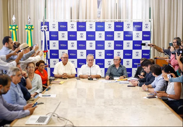 Coletiva de imprensa sobre medidas de combate ao coronavírus