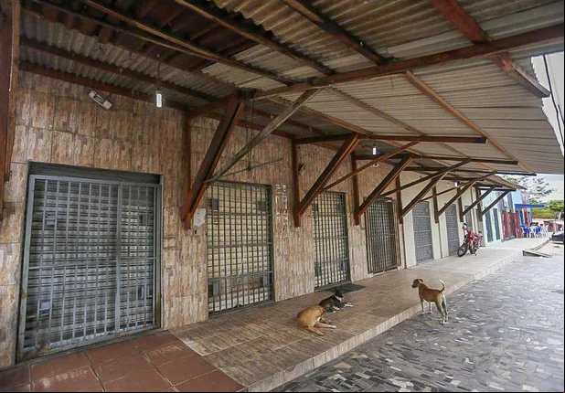 Covid-19: Comércio fecha as portas no bairro Todos os Santos