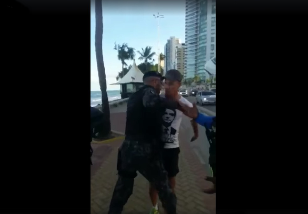 Bolsonaro publica vídeo de homem sendo preso