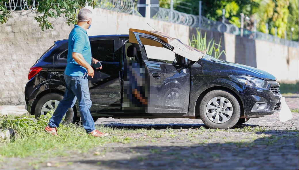Seu Carlos morreu dentro do carro 