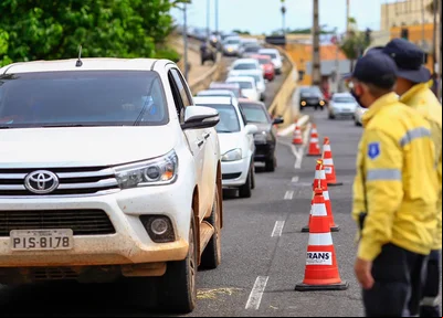 Strans controla fluxo de veículos