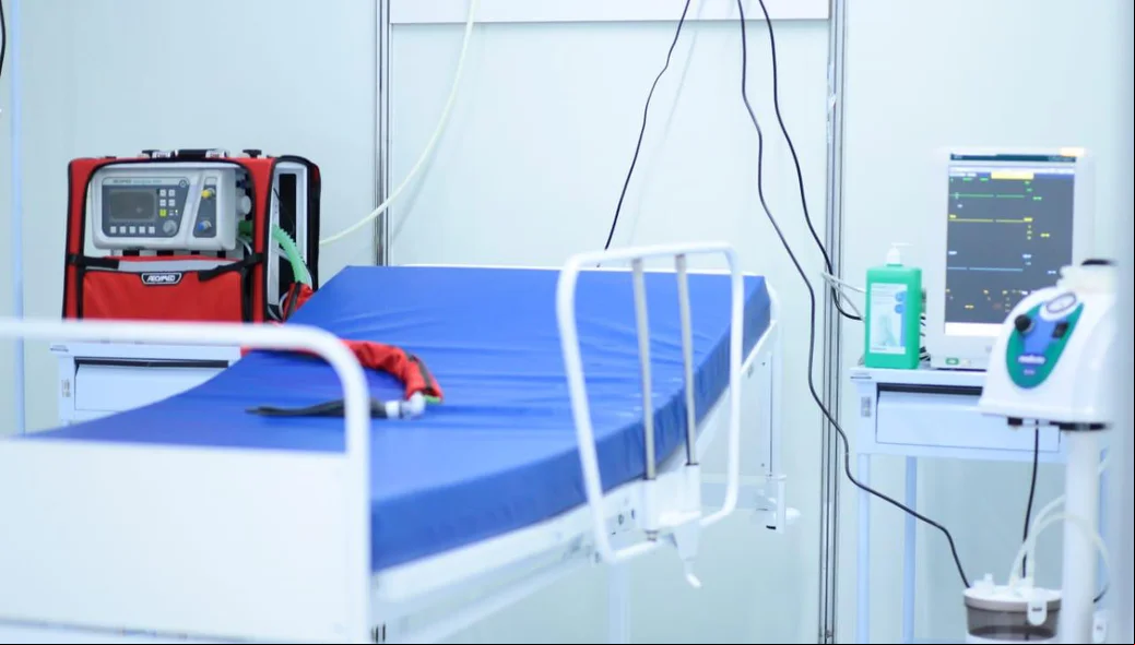 Leito clínico em hospital campanha do Verdão