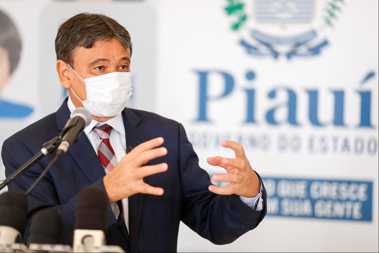 Wellington Dias conversa com jornalistas em coletiva no Karnak