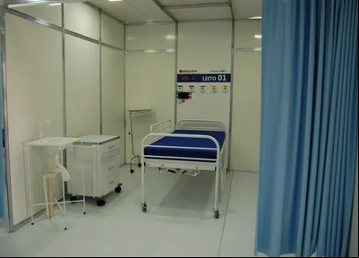 Leitos no Hospital de Campanha anexo ao HUT