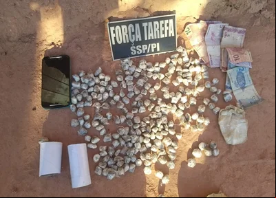 Maconha encontrada com o acusado