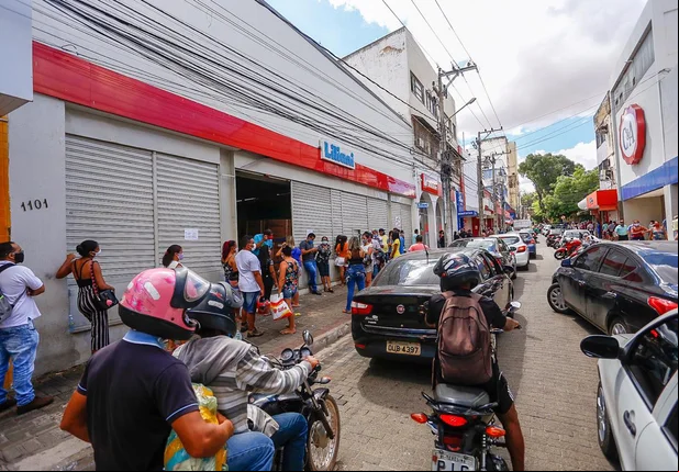 Grande movimentação no centro de Teresina