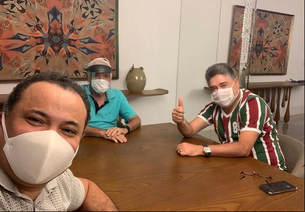 João Mádison e Themístocles Filho dialogam com Evaldo Gomes