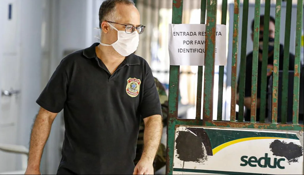 Policial federal na Seduc 