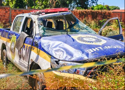 Guardas municipais capotam viatura durante perseguição na zona leste de Teresina