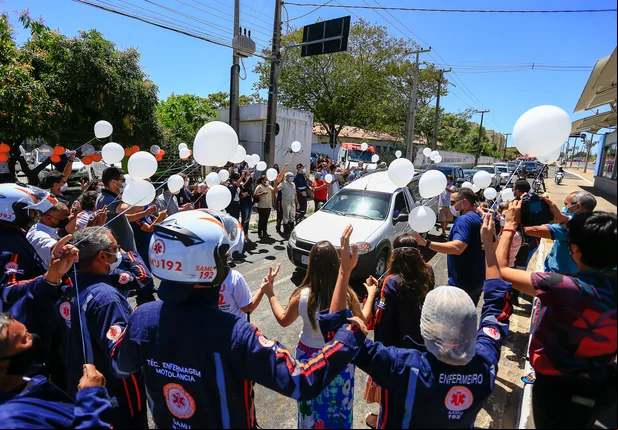 Profissionais do SAMU prestam homenagem ao diretor José Ivaldo