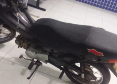 Veículo foi apreendido pela Polícia Militar