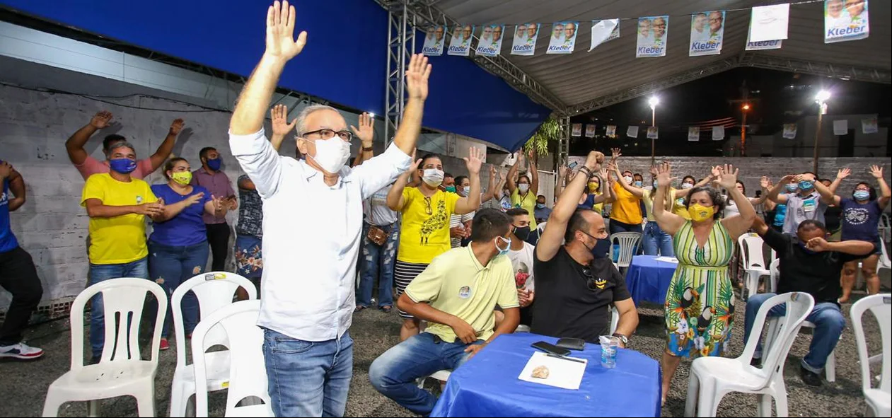 Firmino Filho comemorando 