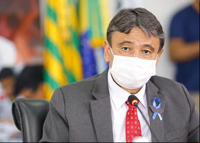 Governador Wellington Dias em reunião no Karnak
