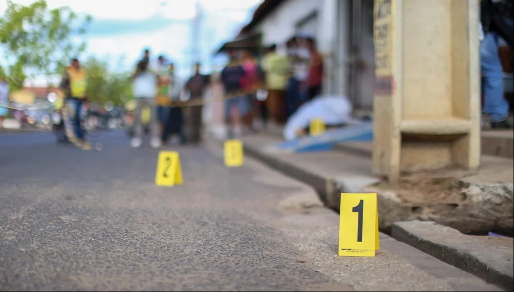 O crime aconteceu por volta das 13h