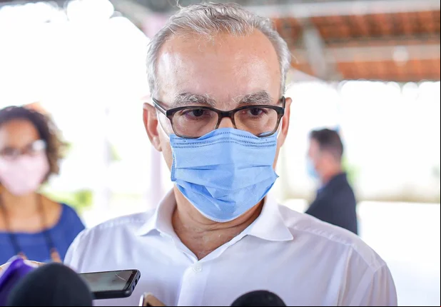 Prefeito Firmino visita espaço Empodere-se