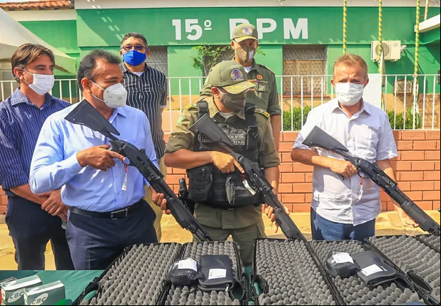 Batalhão da Campo Maior recebe armas e viatura
