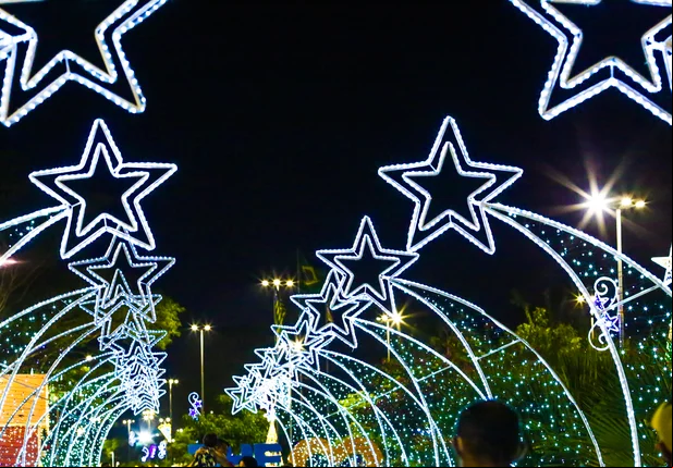 Prefeito Dr. Pessoa inaugura luzes de Natal em Teresina