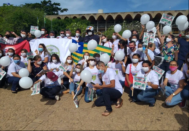 Carreata dos profissionais de enfermagem em Teresina