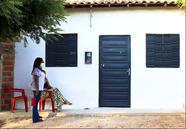 Entrega de duas casas populares no bairro vermelha em Teresina Piauí